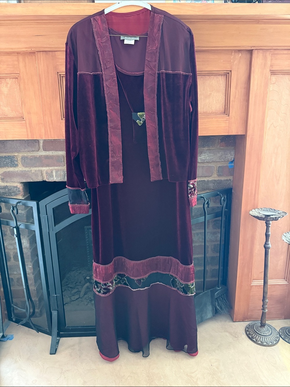 VTG 90s SA2 Burgundy Velvet Burnout Two-Piece Dress Set Jacket Medicine Bag 16
